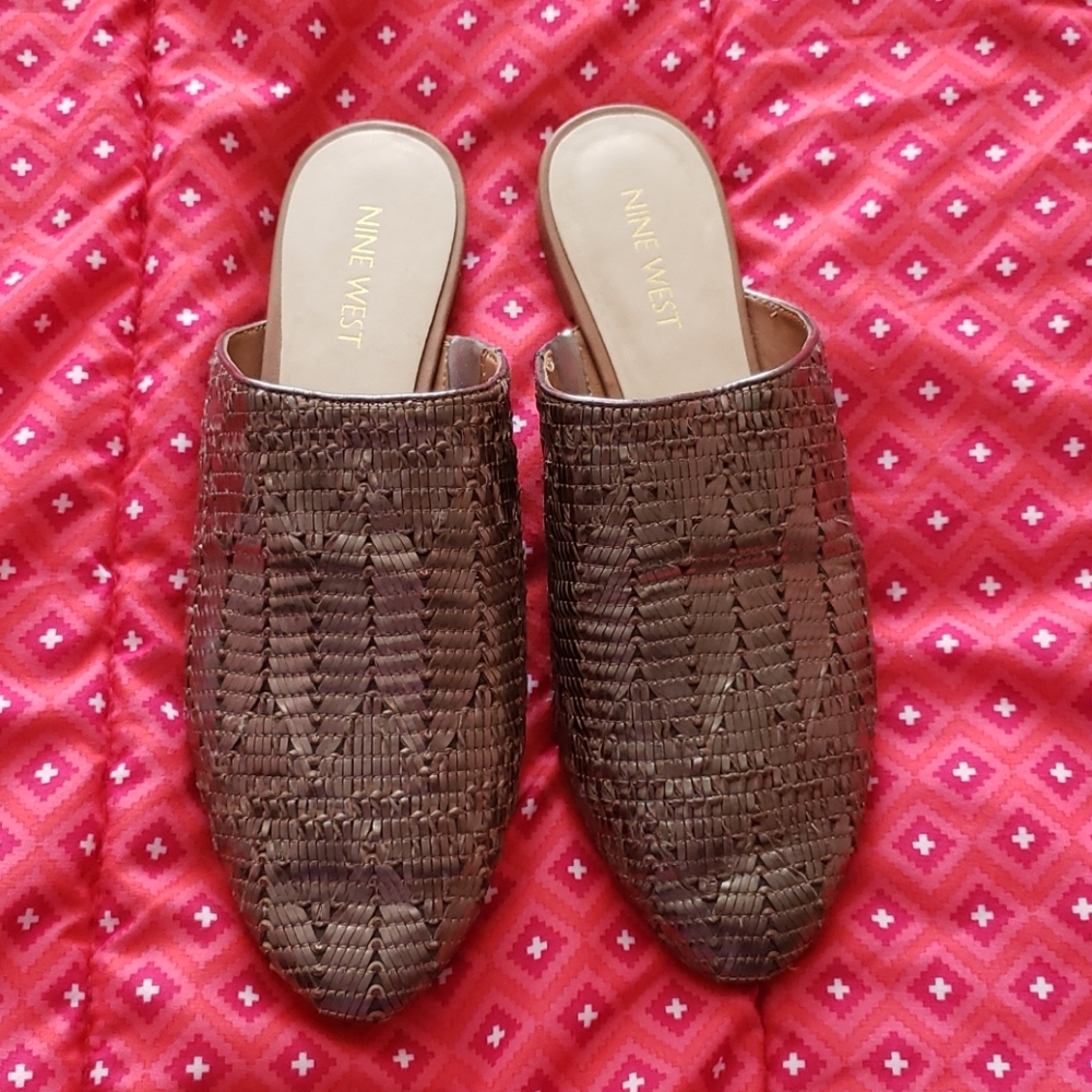 Nine West metallic woven slides. Size 6.5